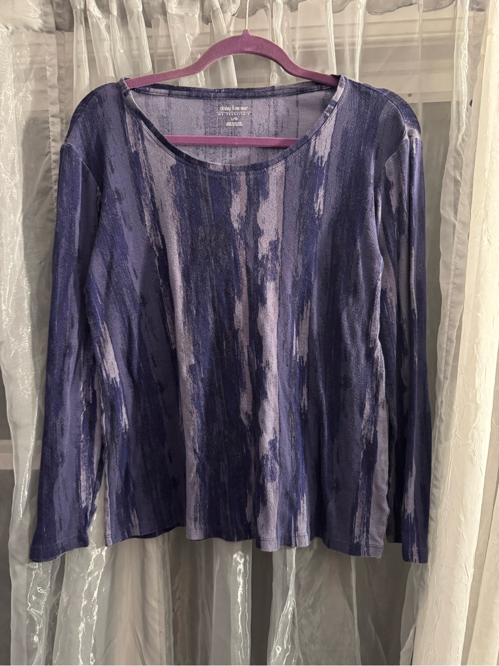 Daisy Fuentes Long-Sleeve Abstract Stripe Blouse